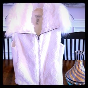 Faux Fur Vest in snow white